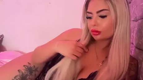 UKJuicyPrincess webcam model stream image