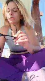 piccolaqueen webcam model stream image