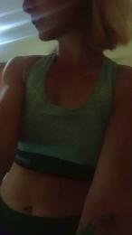 piccolaqueen webcam model stream image