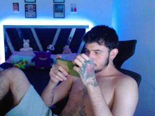 Dante Whitee webcam model stream image