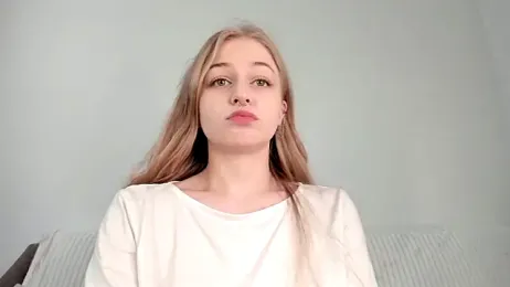 MiaMews webcam model stream image