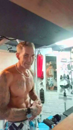 Fitnessbeasthot webcam model stream image