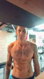 Fitnessbeasthot webcam model stream image