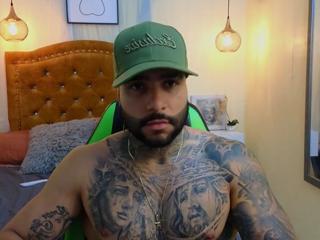Apolo Rousse webcam model stream image