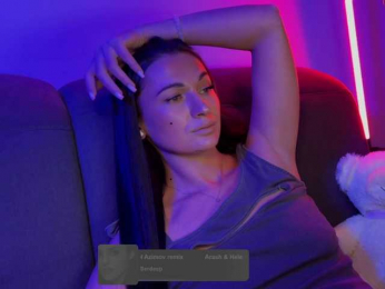 _UkRaiNo4Ka_ webcam model stream image