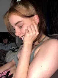 VioletxBlue webcam model stream image