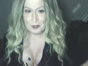 milfy_autumn webcam model stream image
