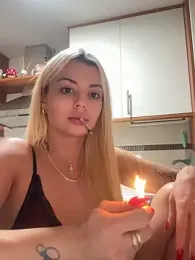 Noeliagglow webcam stripchat model stream image