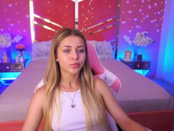 LoveeDove webcam model stream image