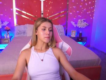 LoveeDove webcam model stream image