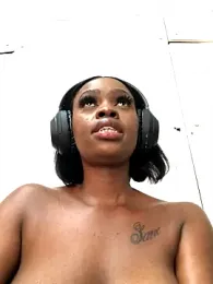 LuciousLips96 webcam model stream image