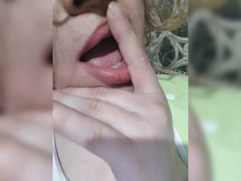 Good-woman webcam model stream image