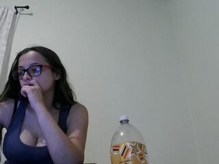 Bambi Bi webcam model stream image
