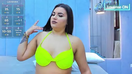 SarahLoreen webcam model stream image