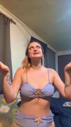 Avery_doll21 webcam model stream image