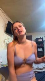 Avery_doll21 webcam model stream image