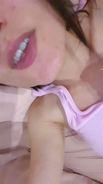 cuteandwet webcam model stream image
