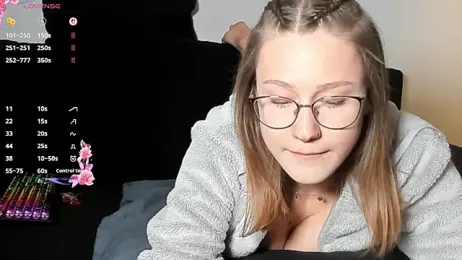 laurasommer webcam model stream image