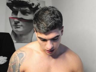 Nicolas Dwayne webcam model stream image