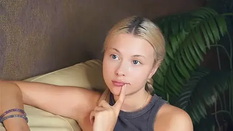 RheaFret webcam model stream image
