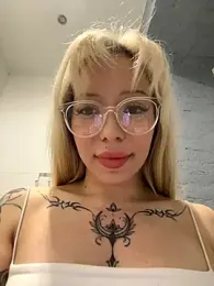 babydolll webcam model stream image