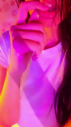 Aloneathome22 webcam model stream image