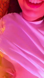 Aloneathome22 webcam model stream image