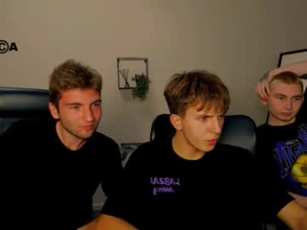 travis_wolf_ webcam model stream image