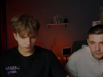travis_wolf_ webcam model stream image