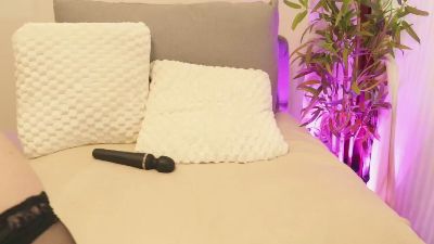 LunaRiva webcam model stream image