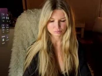 mia_mils webcam chaturbate model stream image