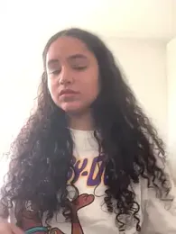 CurlyGirl_1 webcam model stream image