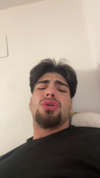 Jovencitobcn21 webcam model stream image