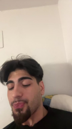 Jovencitobcn21 webcam model stream image