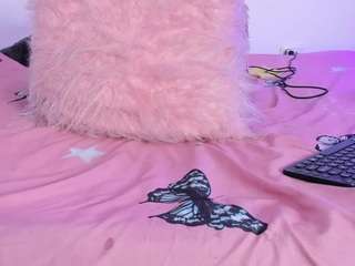 saori-022 webcam model stream image