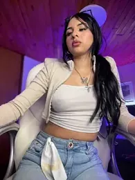 Hilary_pinkk webcam model stream image