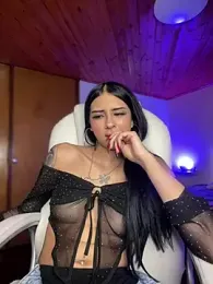 Hilary_pinkk webcam model stream image