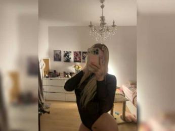 Babyblonde webcam model stream image