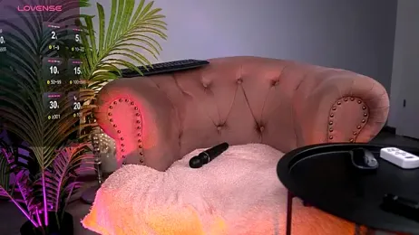 SerenaGrantt webcam stripchat model stream image