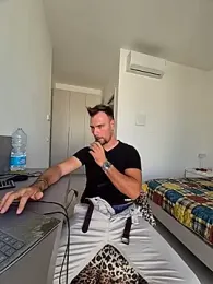 mrlyuis webcam stripchat model stream image