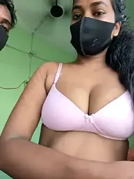 renu_143 webcam model stream image