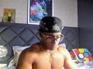 Dany Dryy webcam flirt4free model stream image