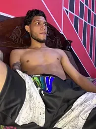 tanned_boy webcam model stream image