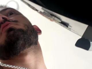 Young Hemp webcam model stream image