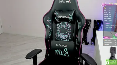 Latex_Kitty webcam model stream image