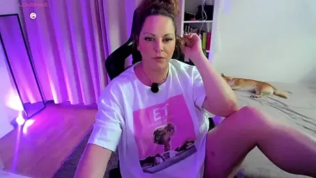 Oktopussy webcam stripchat model stream image