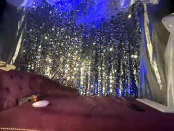 luvvlee webcam model stream image