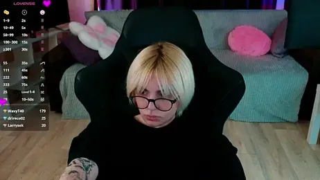 white__punk webcam model stream image
