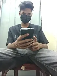 crish09 webcam model stream image