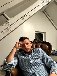Cosmin224451 webcam model stream image